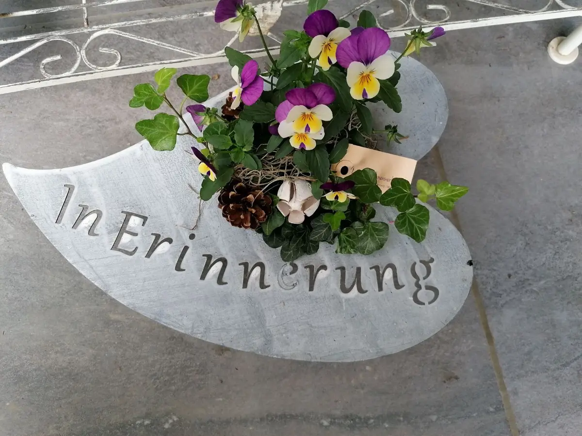 Allerheiligen-Floristik von Martinas Blumenwerkstatt, Beispiel 7
